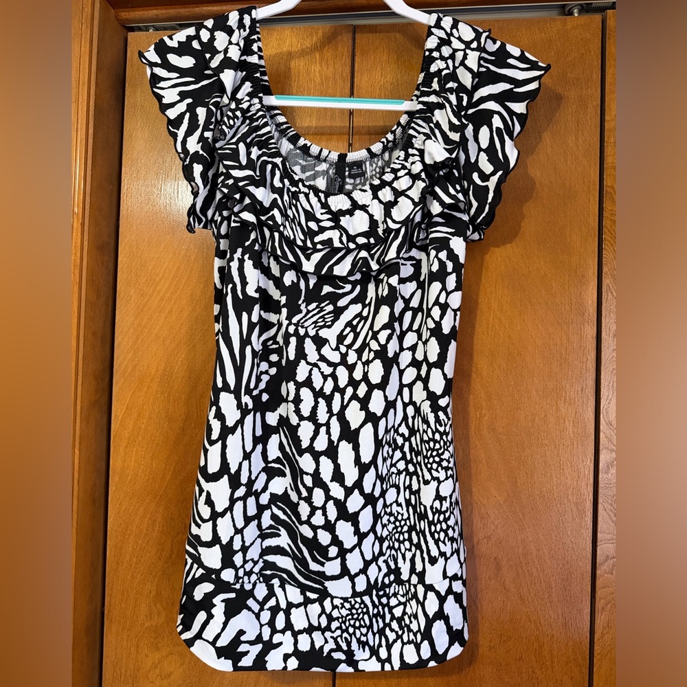 Milano Essentials Black and White Abstract Print